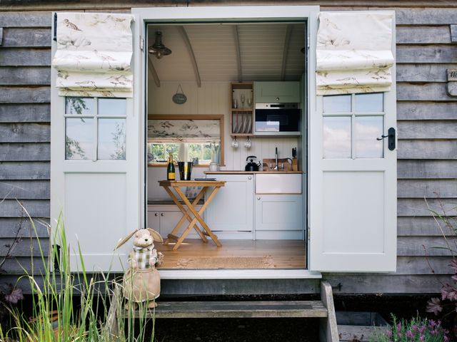 Herbie's Shepherds Hut at Shepherds Lodge Retreat and Wellness - 1165648 - photo 3