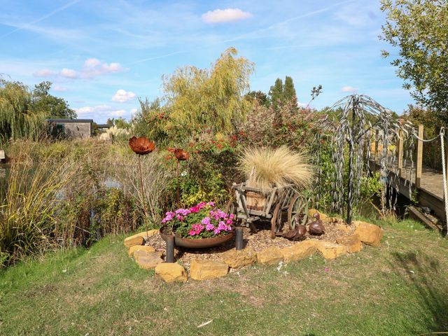 Poppie's Shepherds Hut at Shepherds Lodge Retreat and Wellness - 1165650 - photo 3