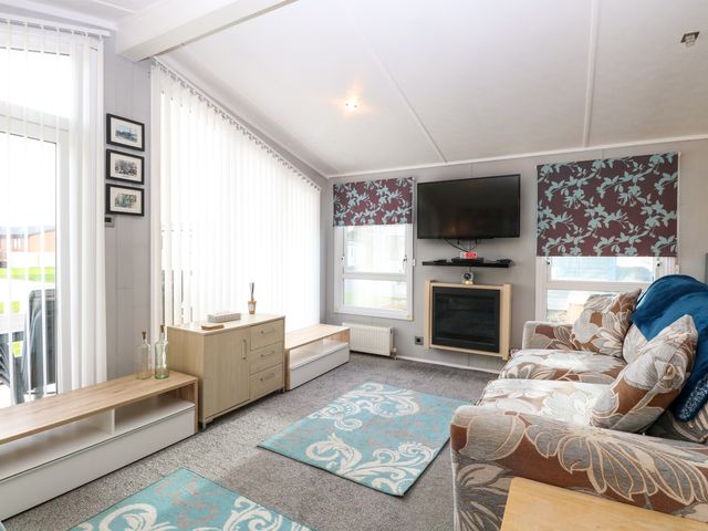 3 Bure Close - 1167293 - photo 4