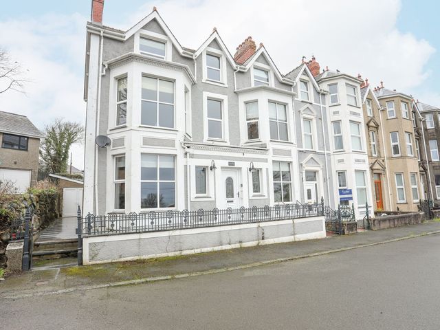 Llwyn Onn 2 bed - 1167623 - photo 3
