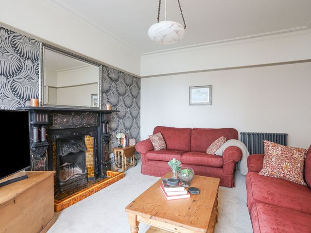 Llwyn Onn 2 bed - 1167623 - photo 5