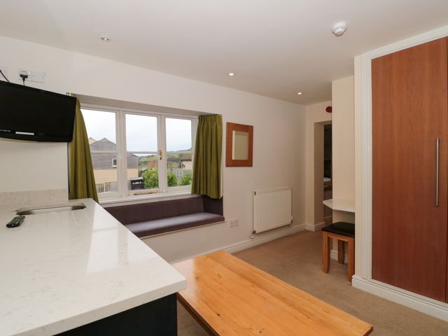 Suite 3 - 1168235 - photo 3
