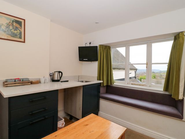 Suite 3 - 1168235 - photo 4