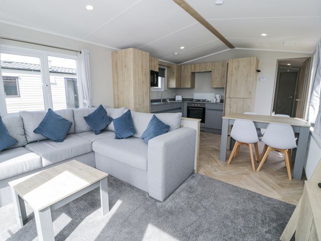 Manor House Gold 2 Bedroom (03F) - 1168239 - photo 3