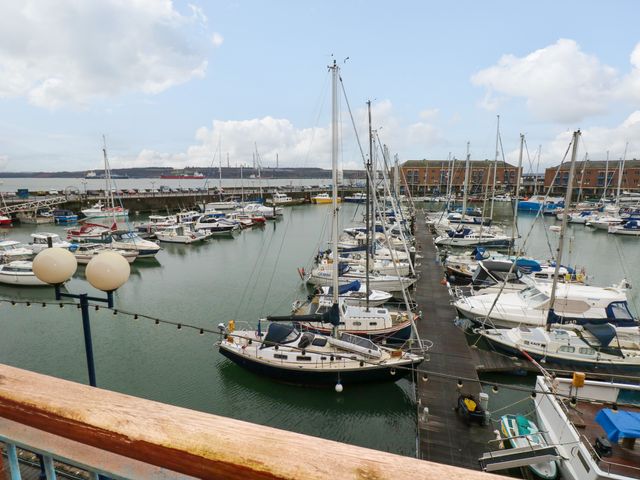 15 Sovereign House - 1168491 - photo 4