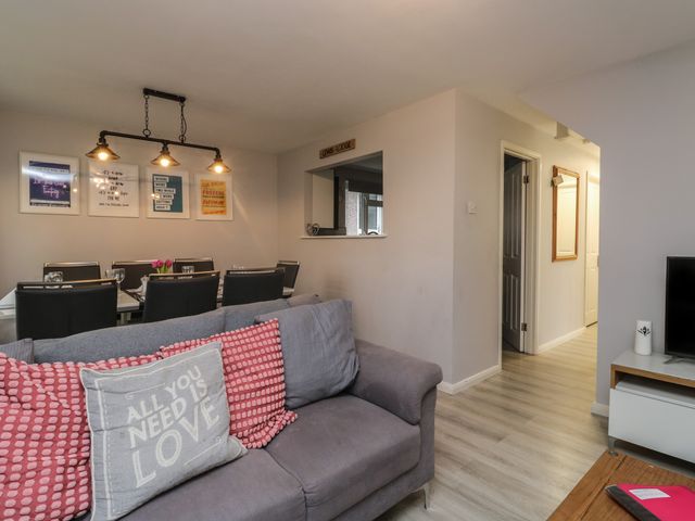 Lewis Lodge - 1169374 - photo 5
