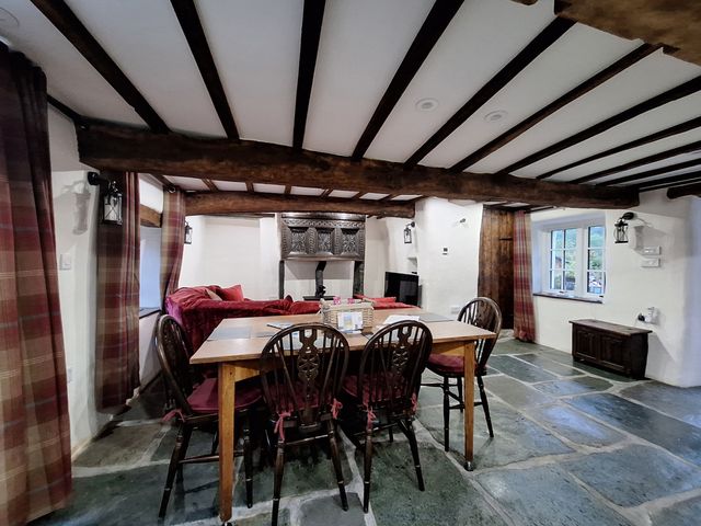 Field House - 1169828 - photo 4