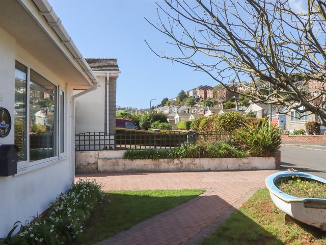 8 Chestnut Drive - 1171639 - photo 4