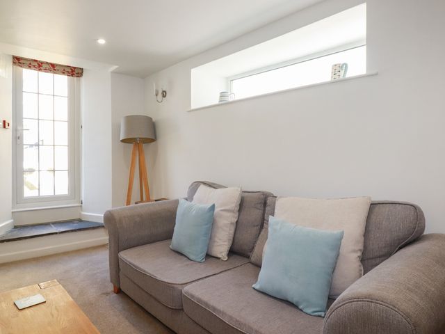 St Georges- Flat 2 - 1172037 - photo 3