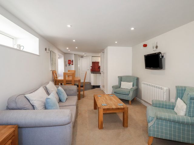 St Georges- Flat 2 - 1172037 - photo 4