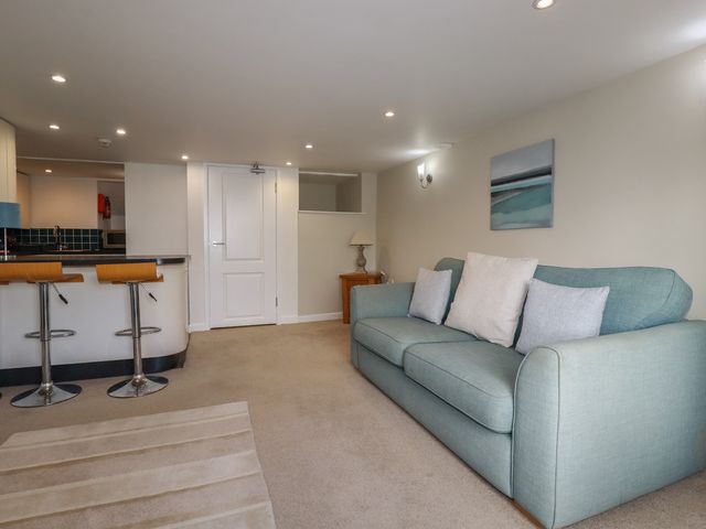 Prideaux- Flat 4 - 1172039 - photo 2