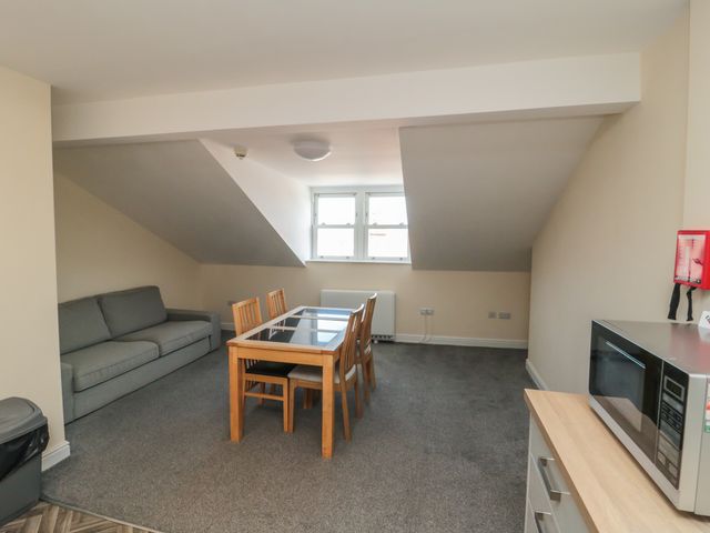 The Newborough Apartment 5 - 1173101 - photo 2