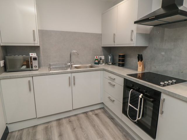 The Newborough Apartment 1 - 1173102 - photo 2