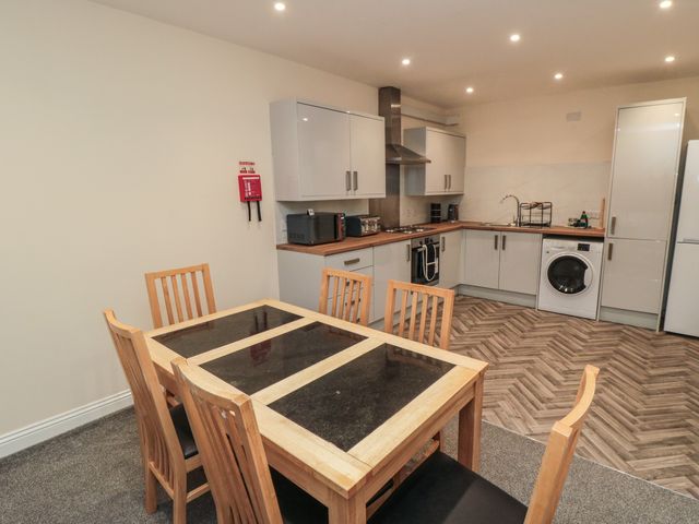The Newborough Apartment 3 - 1173194 - photo 2
