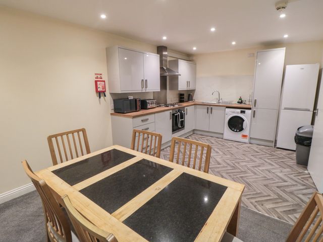 The Newborough Apartment 4 - 1173195 - photo 2