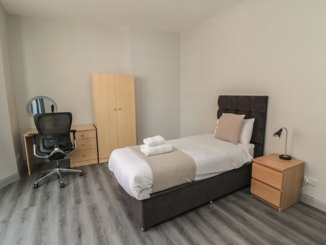 The Newborough Apartment 2 - 1173196 - photo 2