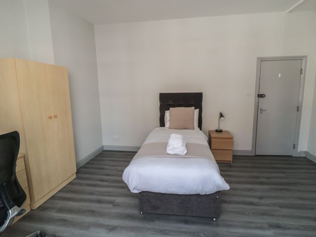 The Newborough Apartment 2 - 1173196 - photo 3