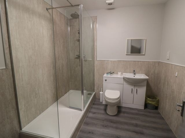 The Newborough Apartment 2 - 1173196 - photo 4