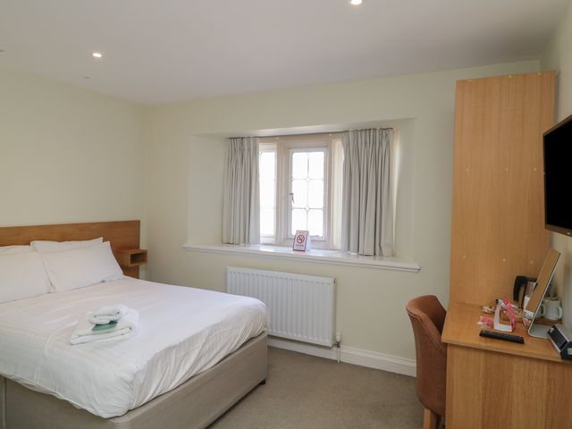 Harcombe House Rooms - First Floor Double - 1173358 - photo 3