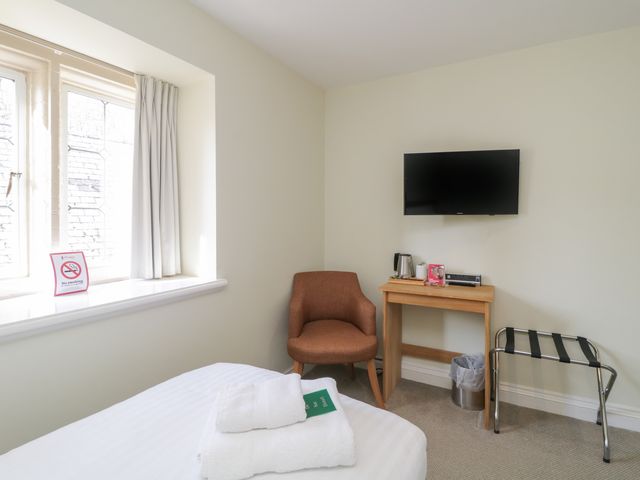 Harcombe House Rooms - First Floor Twin - 1173366 - photo 5