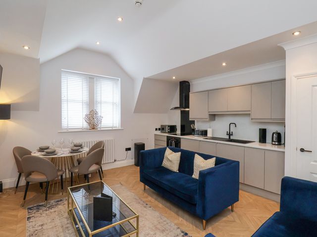 The Salisbury Apartment 401 - 1173660 - photo 1
