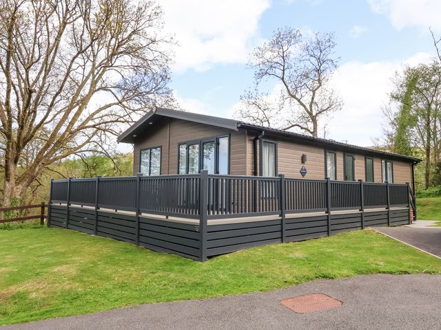 16 Manleigh Park - 1174031 - photo 1