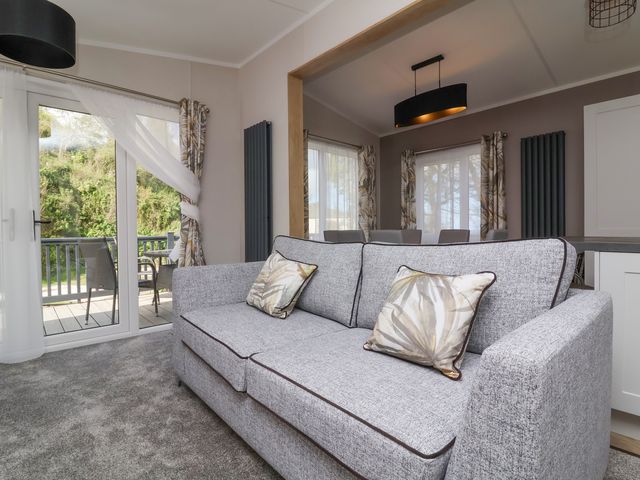 16 Manleigh Park - 1174031 - photo 5