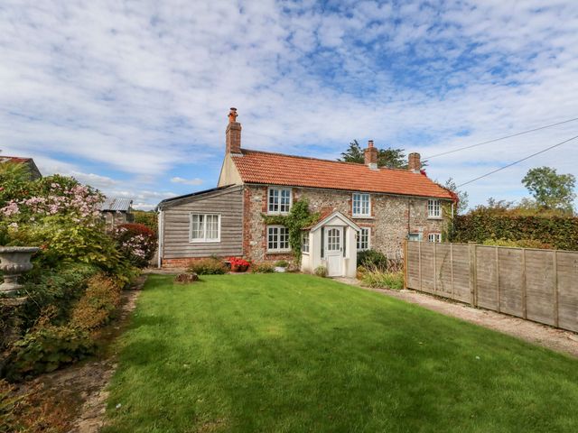 A house with a garden at Little Orchard in Chard