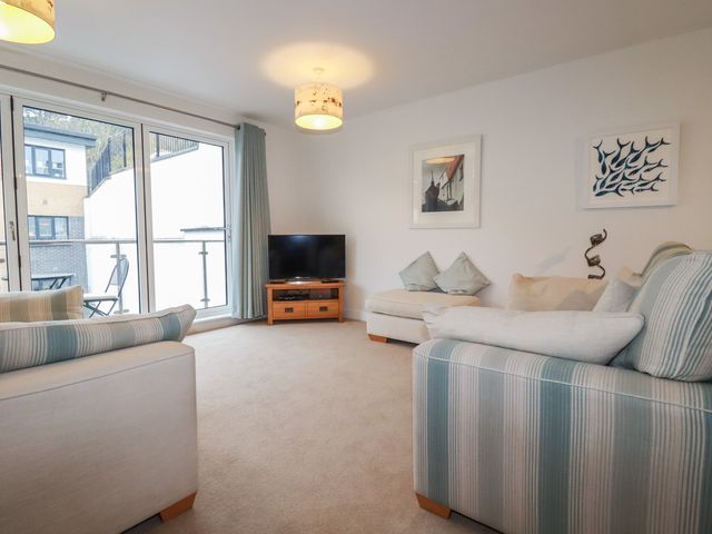 13 Clock Tower Court - 1174086 - photo 1