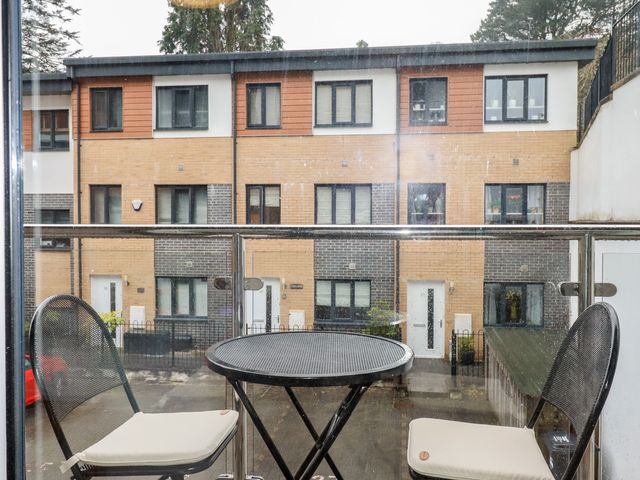 13 Clock Tower Court - 1174086 - photo 2