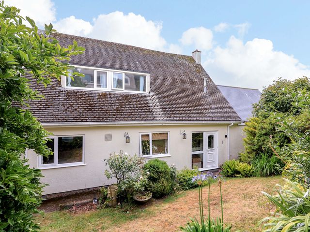 A house with a garden at 3 Chantry Hill in Kingsbridge