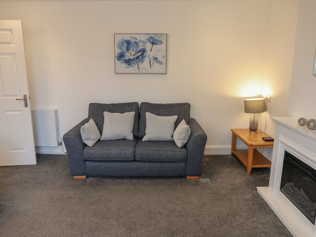 Jubilee Two Bedroom Bungalow Pet Free - 1174768 - photo 3