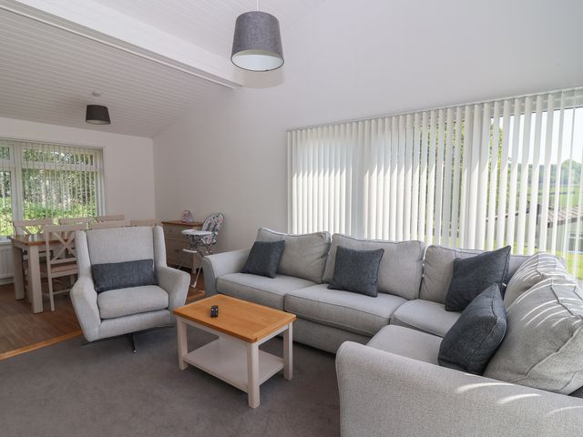Harcombe House Accessible Pet Free Bungalow Sleeps 6 - 1174863 - photo 5