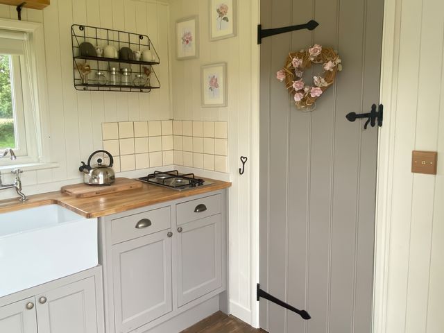 Shepherds Hut 2 - 1175281 - photo 5