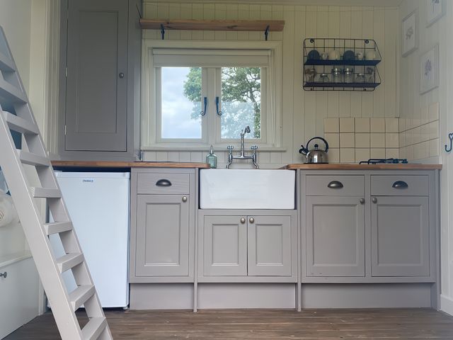 Shepherds Hut 2 - 1175281 - photo 4