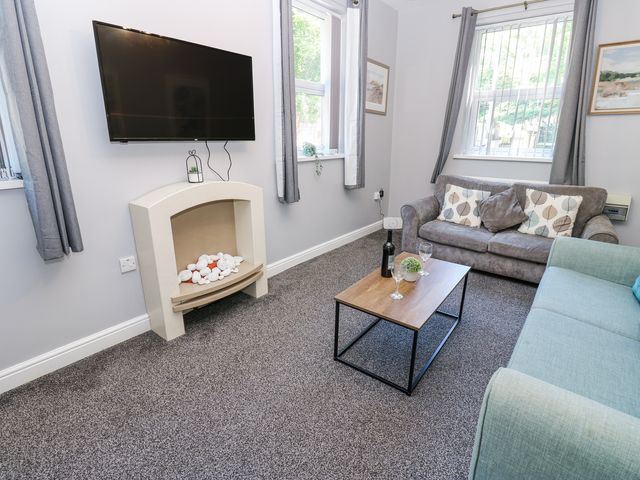 Flat 1, Omega Court - 1176764 - photo 2