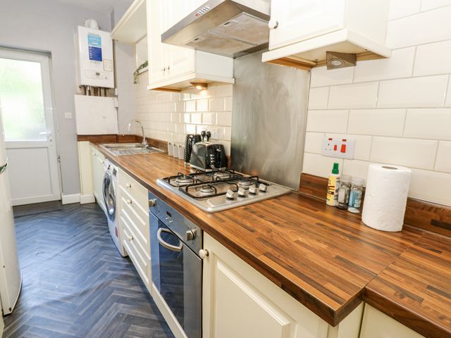 Flat 1, Omega Court - 1176764 - photo 4
