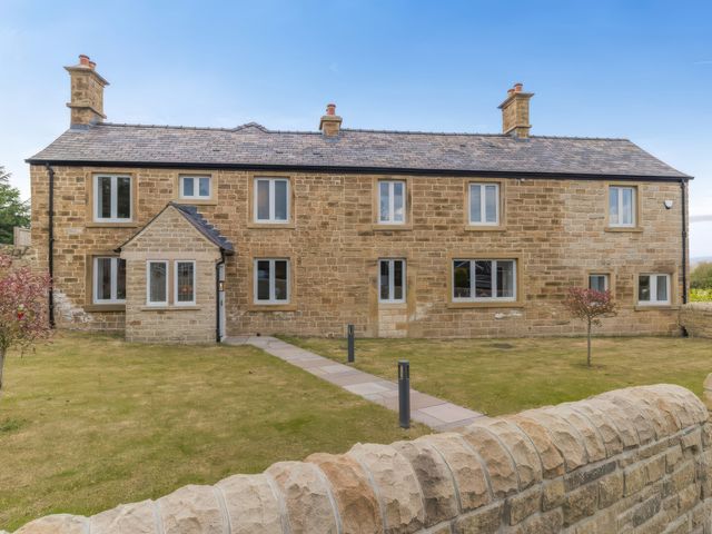 A house with a garden and pathway at The Old Butchers Arms Sheffield