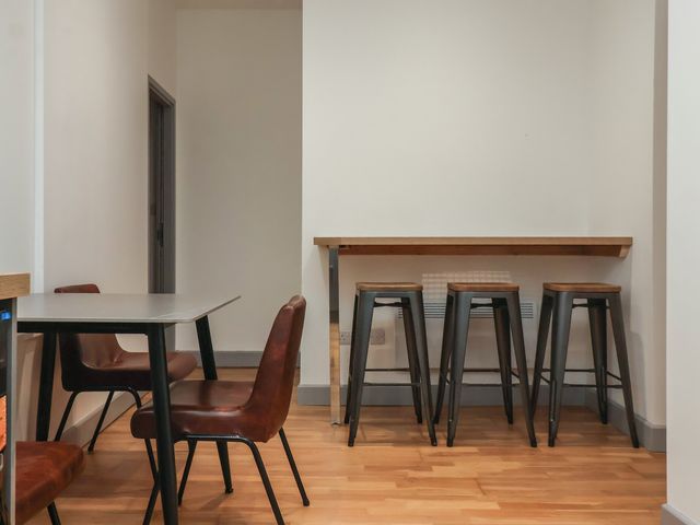 Apartment 10 - 1181903 - photo 2