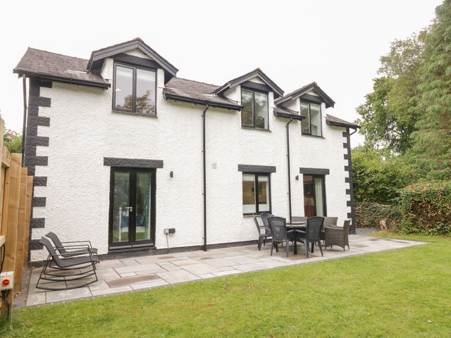 A house with patio furniture at Catbells in Windermere