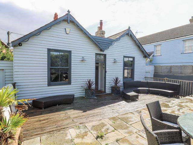 14 Marine Terrace - 1182482 - photo 2