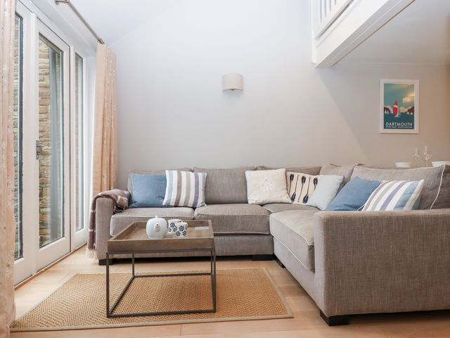 3 Keepers Cottage, Hillfield Village - 1182839 - photo 5