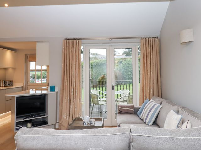 3 Keepers Cottage, Hillfield Village - 1182839 - photo 3