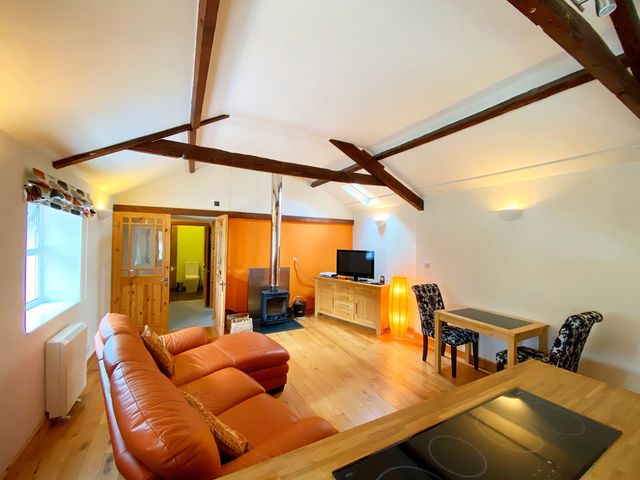 Upper Stable - The Stables Apartments at Meadfoot Bay - 1184229 - photo 3
