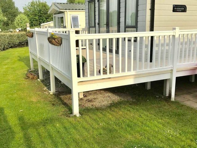 Marton Mere Holiday Village - Holiday Accommodation 11190 - 1185018 - photo 1 
