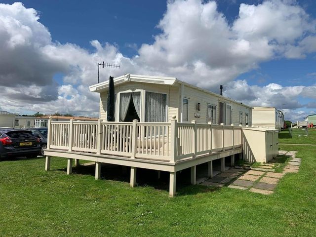 Cayton Bay Caravan Park - Holiday Accommodation 11337 - 1185042 - photo 1 