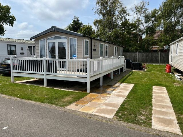 Hopton Holiday Village - Holiday Accommodation 11450 - 1185060 - photo 1 