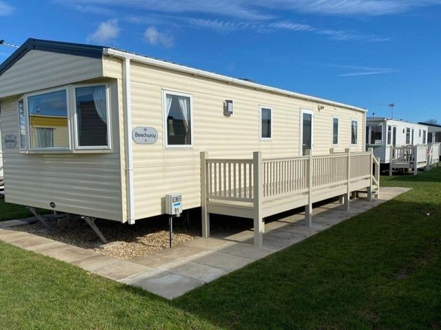 Silver Beach Caravan Park - Holiday Accommodation 13802 - 1185400 - photo 1 