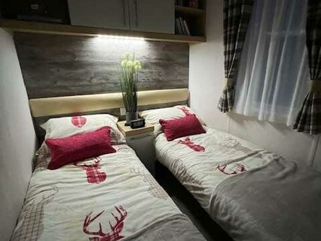 Blue Dolphin Holiday Park - Holiday Accommodation 14248 - 1185491 - photo 1 