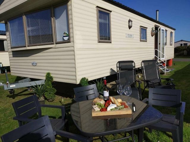 Church Farm Holiday Village - Holiday Accommodation 14445 - 1185529 - photo 1 